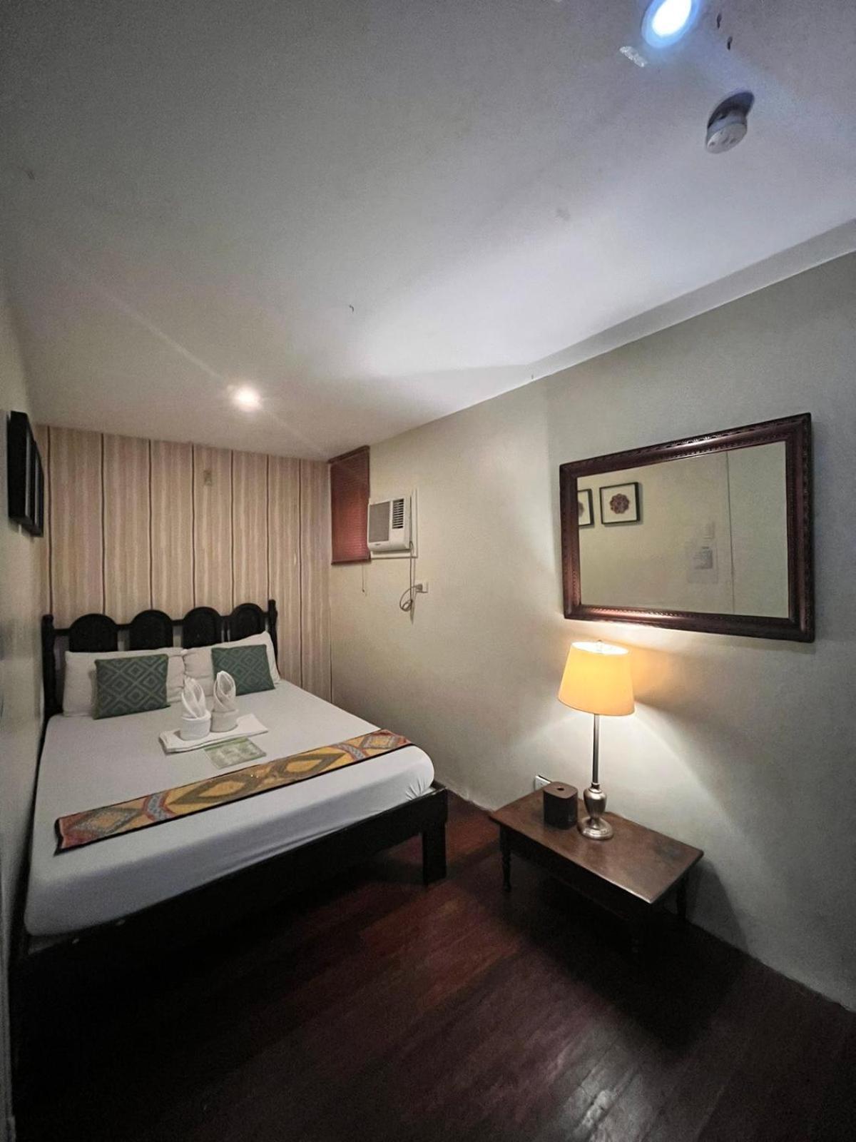 Courtyard Hotel Pasay Dış mekan fotoğraf