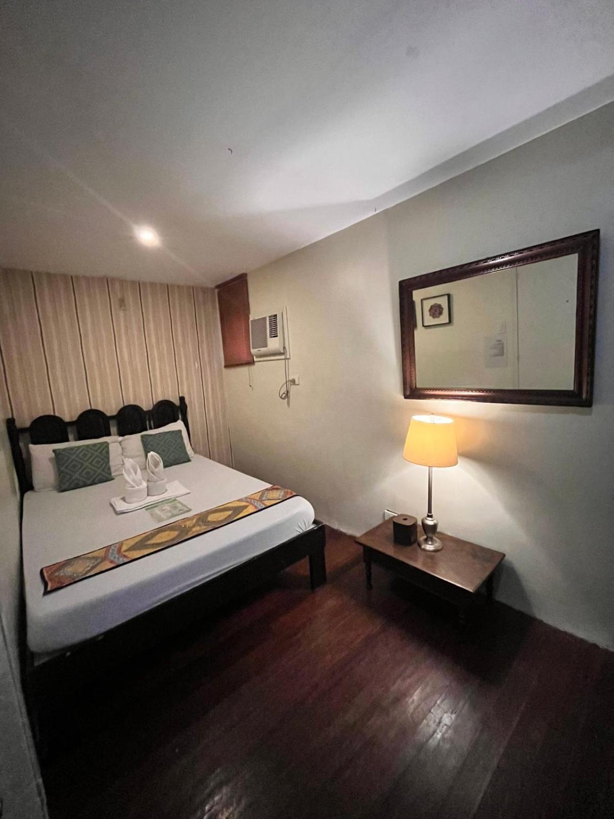 Courtyard Hotel Pasay Dış mekan fotoğraf
