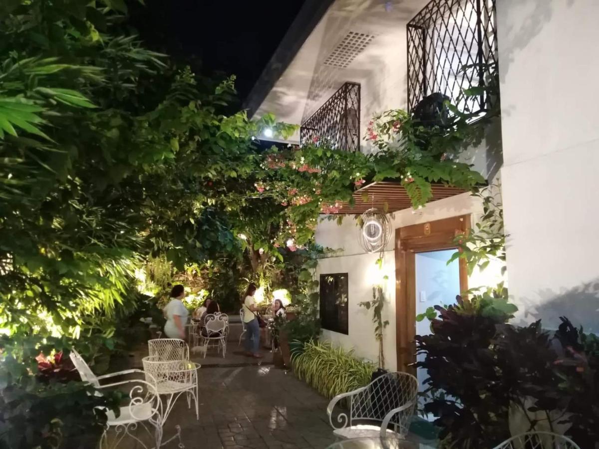 Courtyard Hotel Pasay Dış mekan fotoğraf